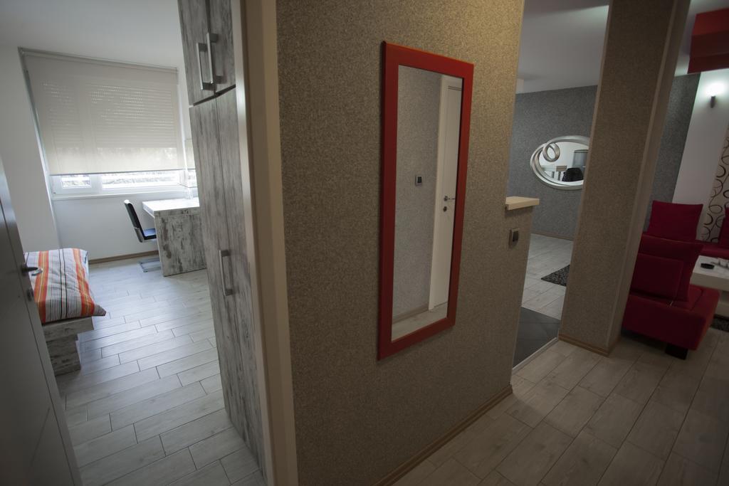 Apartment Red Belgrado Kamer foto